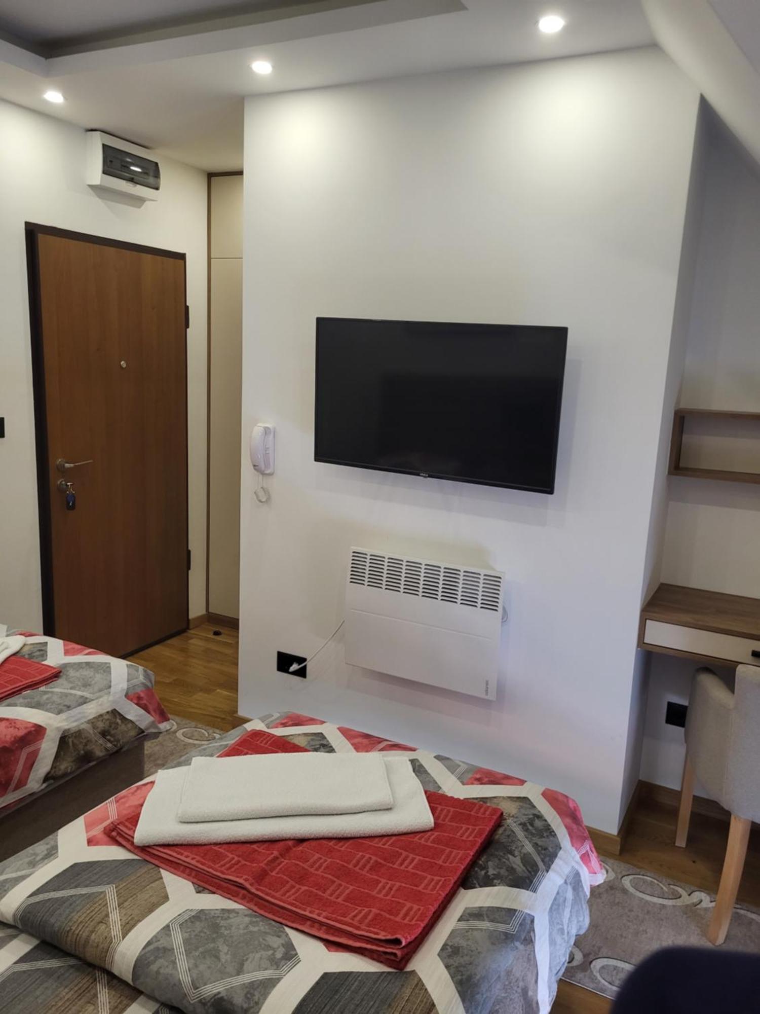 Lux Apartmani Bajova Cetinje Exterior foto